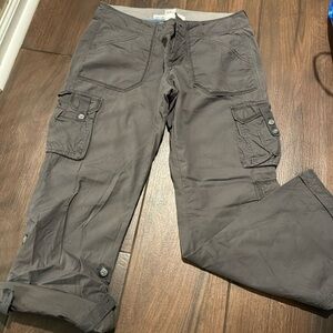 Old navy grey cargo pants full length or roll up for capris